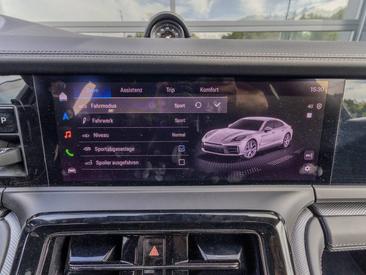 Porsche Panamera III 4 E-Hybrid — photo 27