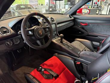 Porsche 718 type 982 Cayman GT4 — photo 15