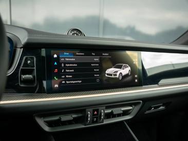 Porsche Cayenne III S E-Hybrid Coupé — photo 38