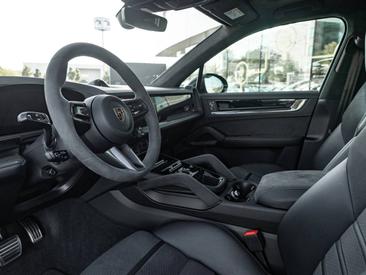Porsche Cayenne III GTS — photo 14