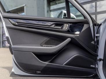 Porsche Panamera III 4 E-Hybrid — photo 33