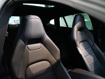 Porsche Panamera III 4 E-Hybrid — photo 35