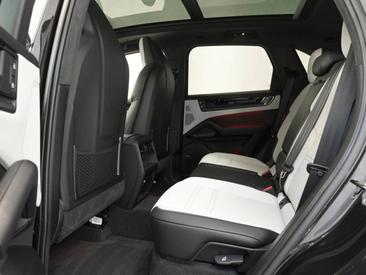 Porsche Cayenne III GTS — photo 19