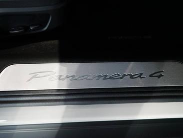 Porsche Panamera III 4 E-Hybrid — photo 37