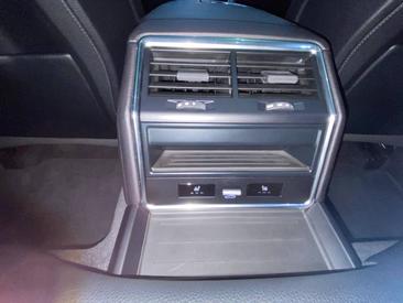 Porsche Panamera II ph2 4 Platinum Edition — photo 26
