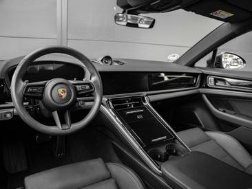 Porsche Panamera III 4 E-Hybrid — photo 17