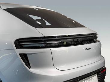 Porsche Macan Electrique Turbo — photo 10