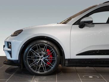 Porsche Macan Electrique Turbo — photo 11