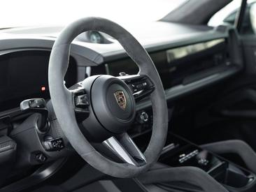 Porsche Cayenne III GTS — photo 21