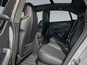 Porsche Macan Electrique Turbo — photo 15