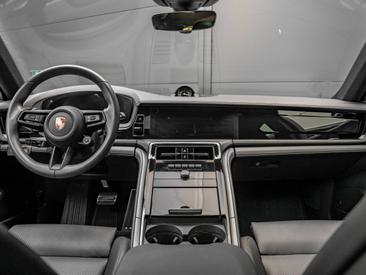 Porsche Panamera III 4 E-Hybrid — photo 21