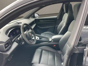 Porsche Macan Electrique 4S — photo 11