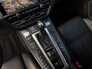 Porsche Macan GTS — photo 13