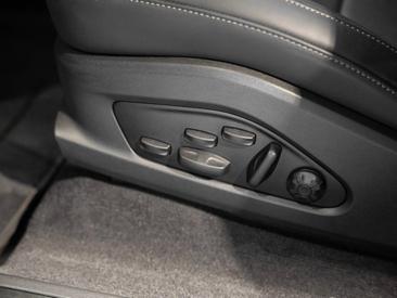 Porsche Macan Electrique Turbo — photo 19
