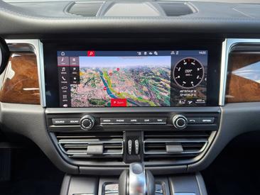 Porsche Macan GTS — photo 14