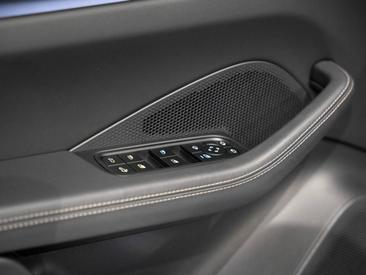 Porsche Macan Electrique Turbo — photo 20