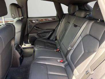 Porsche Macan GTS — photo 15