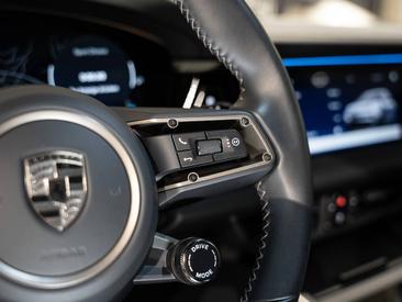 Porsche Macan Electrique Turbo — photo 22