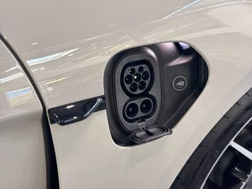 Porsche Taycan ph2 4S Sport Turismo — photo 9