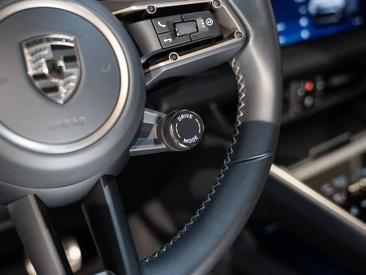 Porsche Macan Electrique Turbo — photo 23