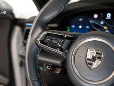 Porsche Macan Electrique Turbo — photo 24