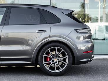 Porsche Cayenne III GTS — photo 35