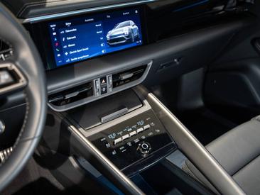 Porsche Macan Electrique Turbo — photo 26