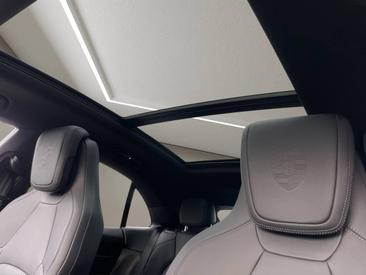 Porsche Macan Electrique 4S — photo 18