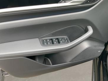 Porsche Macan Electrique 4S — photo 19