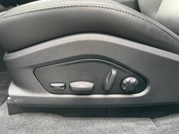 Porsche Macan Electrique 4S — photo 20