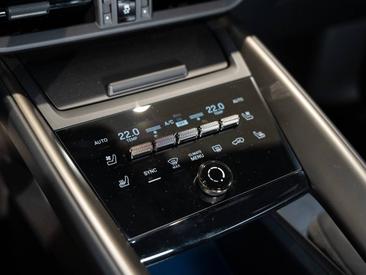 Porsche Macan Electrique Turbo — photo 32