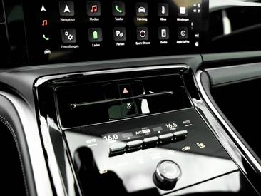 Porsche Panamera III 4 E-Hybrid — photo 35