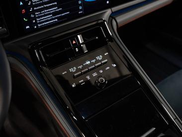 Porsche Panamera III GTS — photo 33
