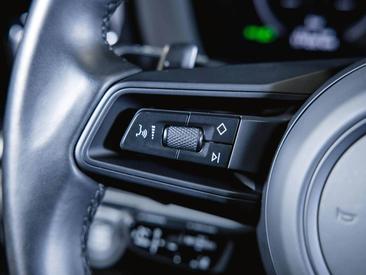 Porsche Panamera III 4S E-Hybrid — photo 34