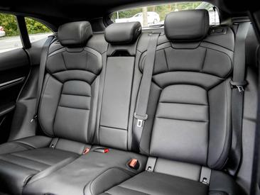 Porsche Taycan ph2 4S Cross Turismo — photo 19