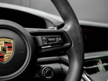 Porsche Panamera III 4 E-Hybrid — photo 40