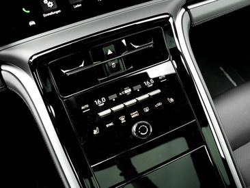 Porsche Panamera III 4 E-Hybrid — photo 42