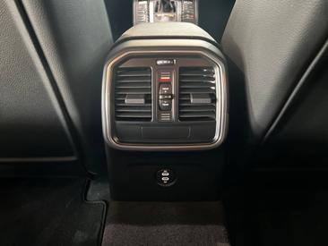 Porsche Macan S — photo 26