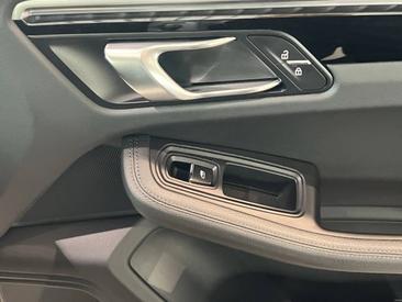 Porsche Macan S — photo 28