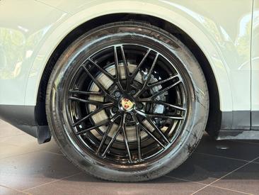 Porsche Cayenne III E-Hybrid Coupé — photo 6