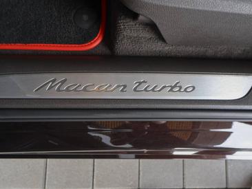 Porsche Macan Turbo — photo 28