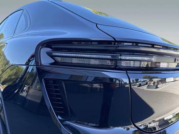 Porsche Macan Electrique Turbo — photo 10