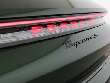 Porsche Taycan ph2 4S Cross Turismo — photo 19