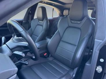 Porsche Macan Electrique Turbo — photo 12
