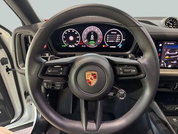 Porsche Cayenne III E-Hybrid Coupé — photo 13