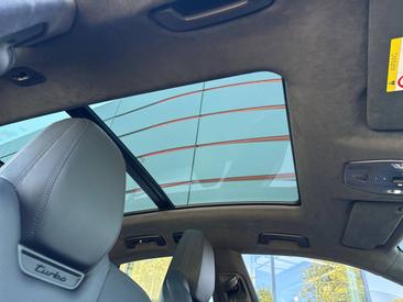 Porsche Macan Electrique Turbo — photo 16