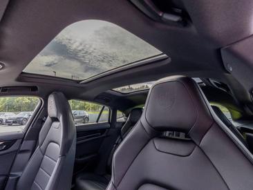 Porsche Panamera III 4 E-Hybrid — photo 46