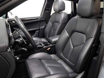 Porsche Macan S — photo 13