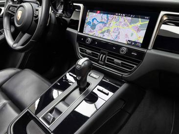 Porsche Macan S — photo 19
