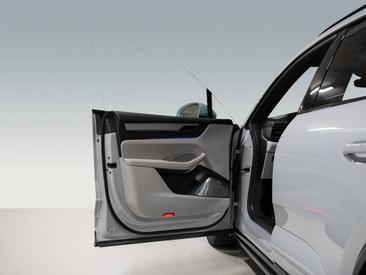 Porsche Macan Electrique Turbo — photo 20